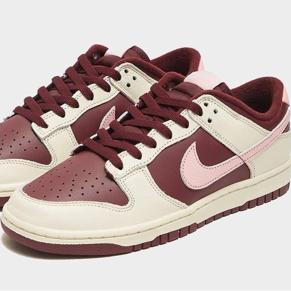 Nike Dunk Low Valentine (2023) 🚨FINAL DROP🚨 - Picture 2 of 4